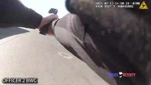 Полиция застрелила разыскиваемого мужчину после того, как он открыл огонь по офицерам