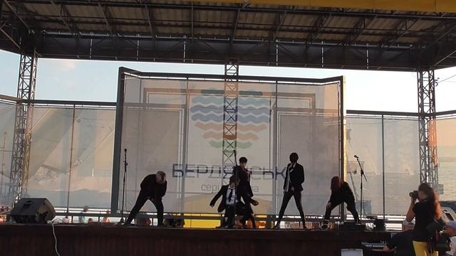 Концерт-подарунок творчих колективів ЦКіД «Софіт» (Часть 6) смотреть онлайн