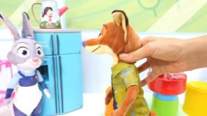 Видео про игрушки из Зверополис. Лис в гостях у кролика