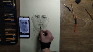 Рисунок мужчины карандашом, портрет человека
