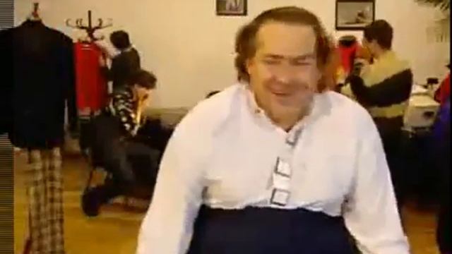 Городок. Крутых на помощь.