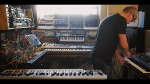 Monochrome dust (dark ambient performance)