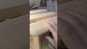 Табурет на колонне в парную бани своими руками/ Авторская задумка/ из обрезной нестроганной доски