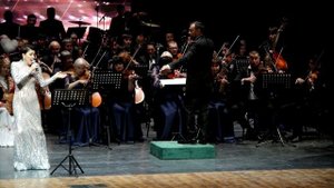 Padam, padam  Henri Contet (lyrics) and Norbert Glanzberg (music)