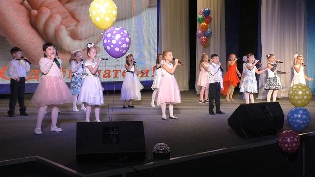 ДОМИСОЛЬКИ (2-й класс) "Ты на свете лучше всех" смотреть онлайн