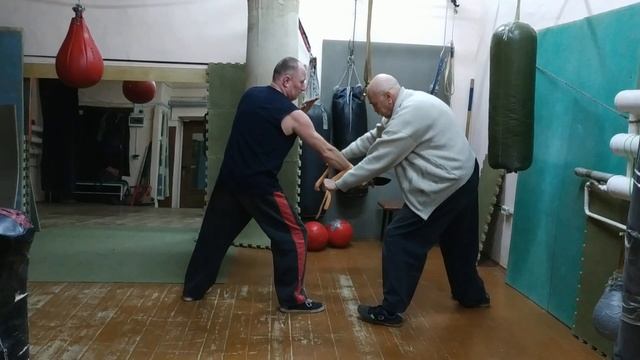 Защита ремнём от ножа/Knife belt protection смотреть онлайн