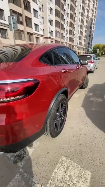 Mercedes-Benz GLC 300 смотреть онлайн