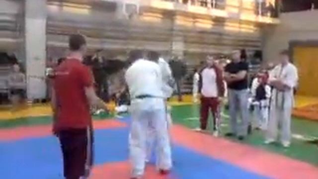KYOKUSHIN 2011 Latvia, Kandava. "ASHIHARA-KARATE (Oleg, green)" Vs "KYOKUSHIN" смотреть онлайн