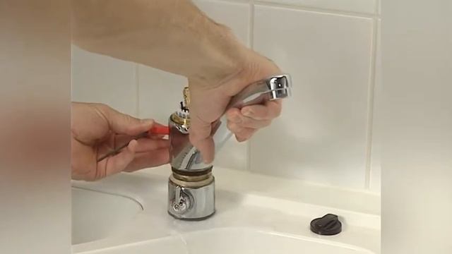 Oras-keittiöhanan juoksuputken vaihto смотреть онлайн