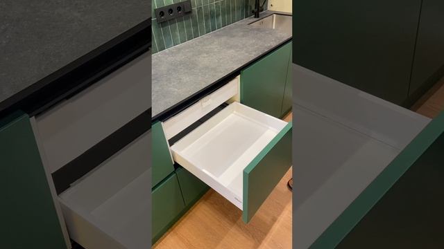 Две стены, один стиль: акцент на зелёный