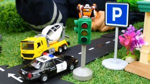 Про машинки: ТРАНСФОРМЕРЫ устроили ДТП на дороге. Видео про игры для мальчиков