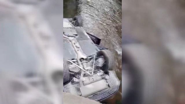 BMW в реке Большая Лиственная