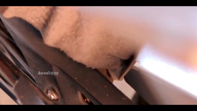 Rear tire fender guard for BMW G310GS | Installation video | Bandidos PITSTOP смотреть онлайн