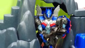 Вторжение десептиконов! Прокачиваем Оптимуса Прайма  Игры для мальчиков и видео для детей