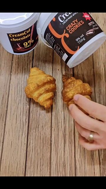 Cookies stuffed with CreamCol