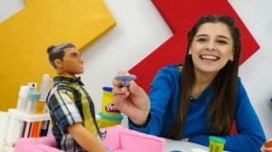 Кукла Барби у стоматолога. Ставим брекеты кукле - Видео для девочек