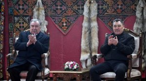 Рахмон и Жапаров посетили национальный парк «Алла Арча» и культурную выставку