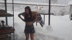 РИТА ДОЧЬ ЗАКАЛЯЕТСЯ