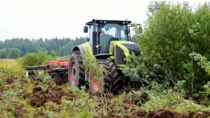 "Посевная тракториста". Текст: Л. Ломаева, музыка и исполнение: suno ai.