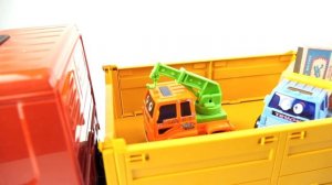 Мультики про машинки - Грузовички запускают салют