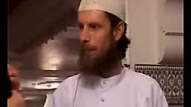 Немецкий обращенных в ислам в возрасте 28 лет.