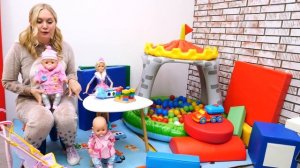 Куклы Беби Бон Эмили и Лео пробуют салат из яблока и морковки! Лучшие рецепты для детей