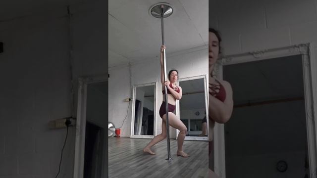 Break the Pole Move: Front Hook смотреть онлайн