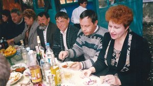 песня без друзей я пью чуть чуть а с друзьями много