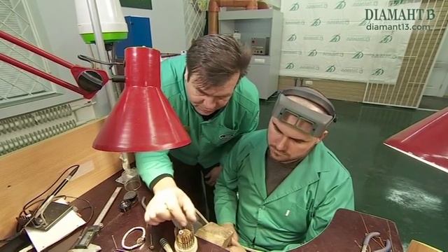 Как создаются ювелирные украшения. Кольцо - часть 5 "Установка камня" смотреть онлайн