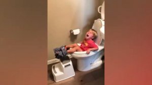 Непослушный ребенок доставляющий неприятности   Детское видео не удалось