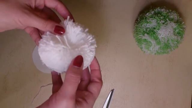 Bałwanek z pomponów z włóczki (snowman yarn, pompom) смотреть онлайн