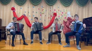 Инструментальный ансамбль - «попурри на тему военных песен» обработка Аллы Мотавицкой