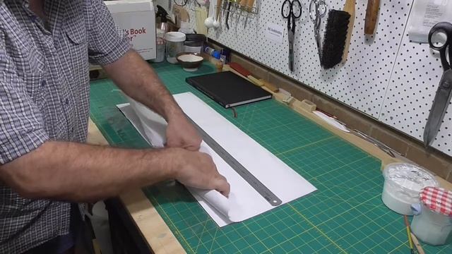 Protecting a Dust Jacket with an Archival Polyester Sleeve // Adventures in Bookbinding смотреть онлайн