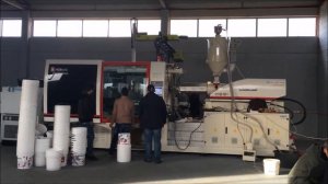 Литье 18 л ведер с IML на ТПА Hurmak Zenith 500-3200