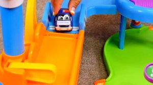 Детский сад и вафли из Play Doh - Видео для детей