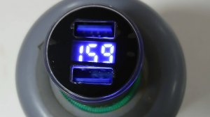 Зарядное устройство для телефона в прикуриватель.