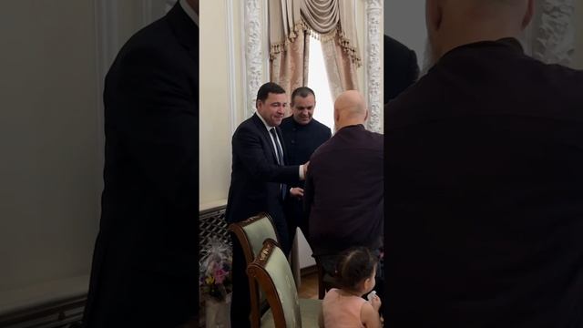 Подарили дома двум многодетным семьям из Свердловской области