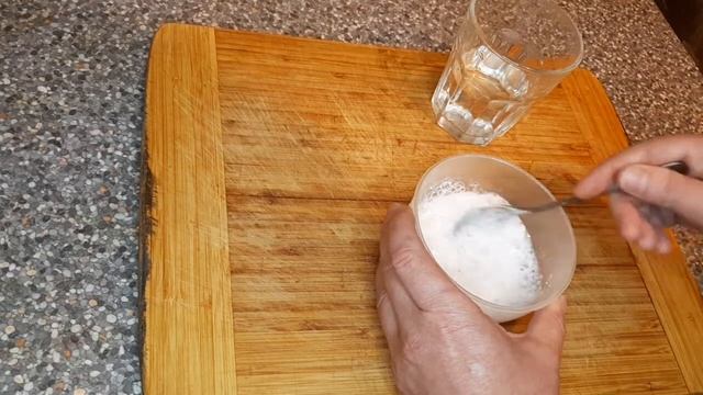 Правильно почистить продезинфицировать и обработать разделочную доску из дерева от запаха и бактерий смотреть онлайн