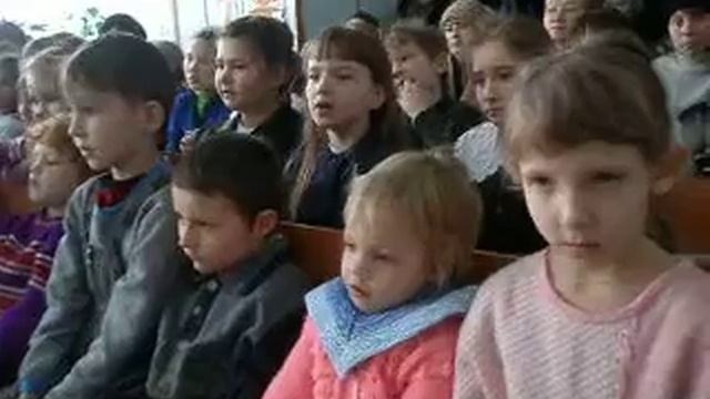 видео в школе для ребят из Детского дома и одноклассников смотреть онлайн