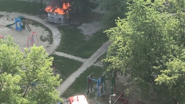 Пожар во дворе смотреть онлайн