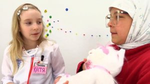 Смешные видео: Бабушка в Мегаклинике. Лечим Кошку. Клиника игрушек. Игры в больницу