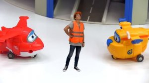 ТукТук Шоу - Видео с игрушками - Супер Крылья в аэропорту