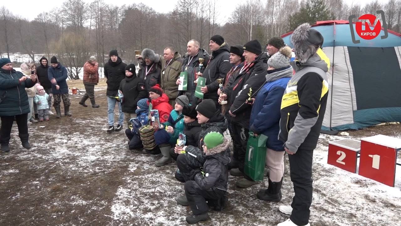 ЛОВИСЬ, РЫБКА, БОЛЬШАЯ И МАЛЕНЬКАЯ. РАЙОННЫЕ СОРЕВНОВАНИЯ ПО ЛОВЛЕ НА МОРМЫШКУ.