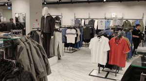 Весенне-летний гардероб Снежная Королева отдел с мужской одеждой