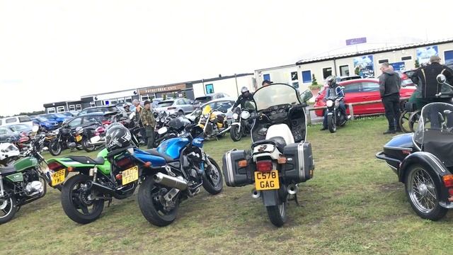 PATHFINDER CAFE Motorcycles Planes G-AGRW & then Suddenly a great Big black Dog - BLACKBUSHE Airpor смотреть онлайн