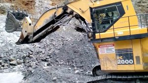 Экскаватор коматсу PC 2000