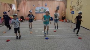 Социальный видеоролик по ПДД для детей "Не играй рядом с проезжей частью"