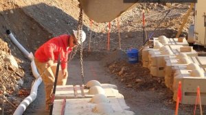 Гидроизоляция стен и опалубка больше не нужны! Строительство подпорных стен по новой технологии.