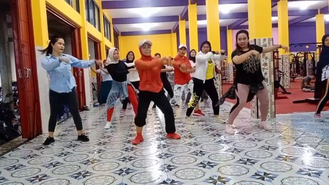 Hey Sexy Lady Remix - Shaggy Ft Sean Paul | Dance | Zumba | Workout | Senam Bersama @ATIMETI13 смотреть онлайн