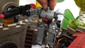 Той Мастер и Автоботы на осаде базы Десептиконов! Сборник видео для детей. Трансформеры игры битвы